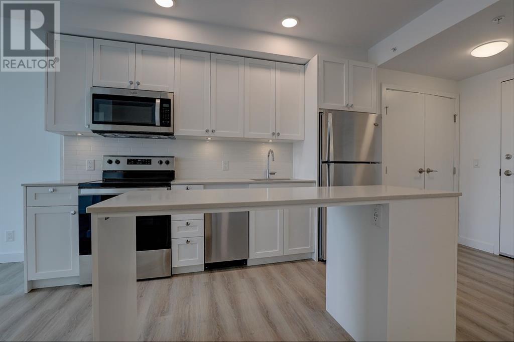 Single Family House for Sale in    Street NE Crescent Heights Calgary 