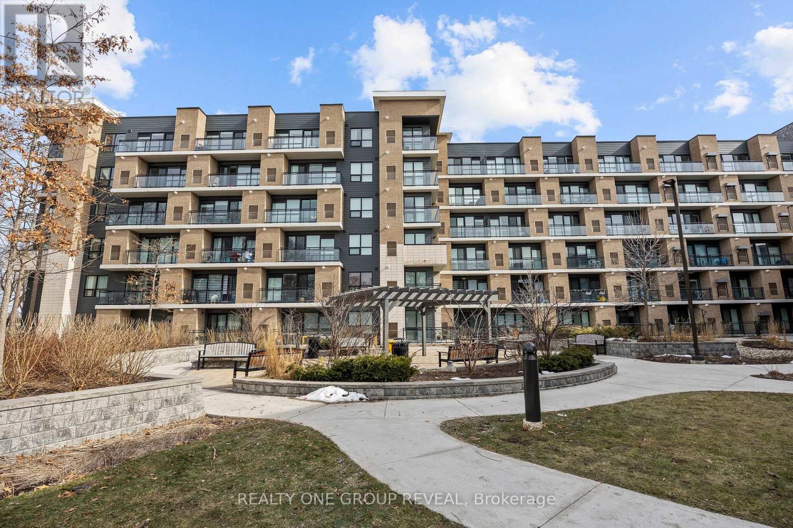 Photo 24 of 313 1 Falaise Road, Toronto ON