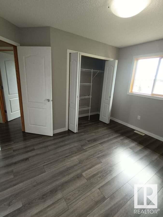Photo 18 of 806 Highwood Bv, Devon AB