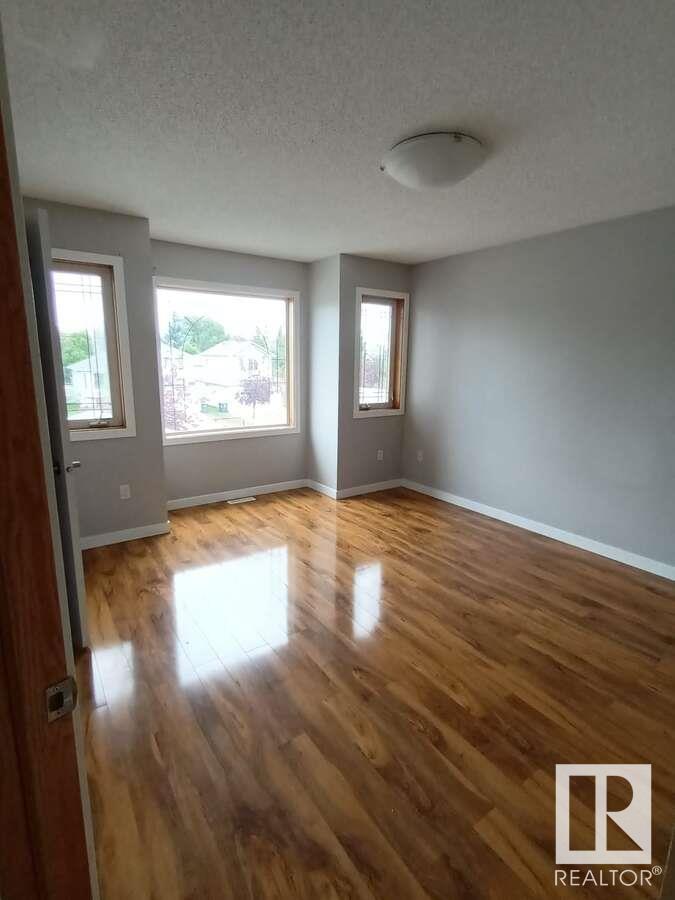 Photo 21 of 806 Highwood Bv, Devon AB