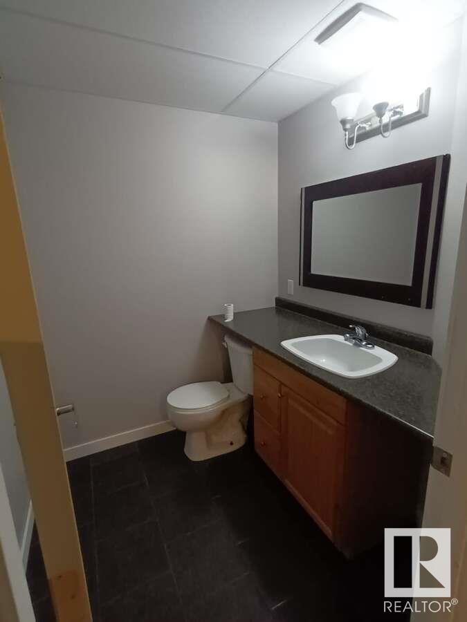 Photo 31 of 806 Highwood Bv, Devon AB
