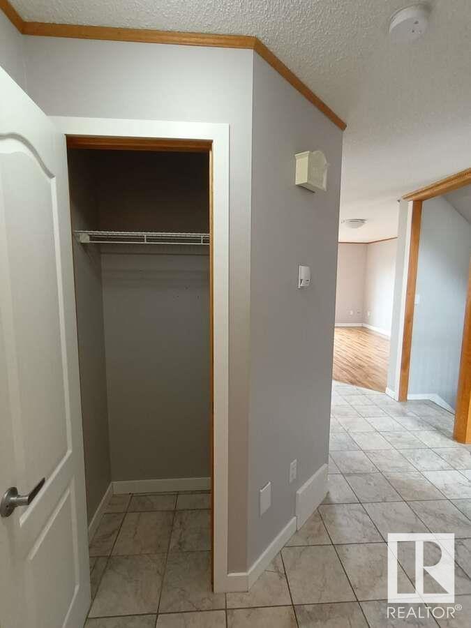 Photo 9 of 806 Highwood Bv, Devon AB