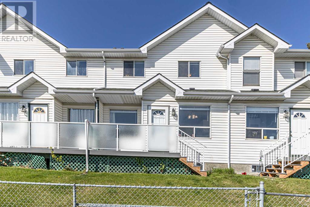 Single Family House for Sale in  Sandpiper Lane NW Sandstone Valley Calgary 