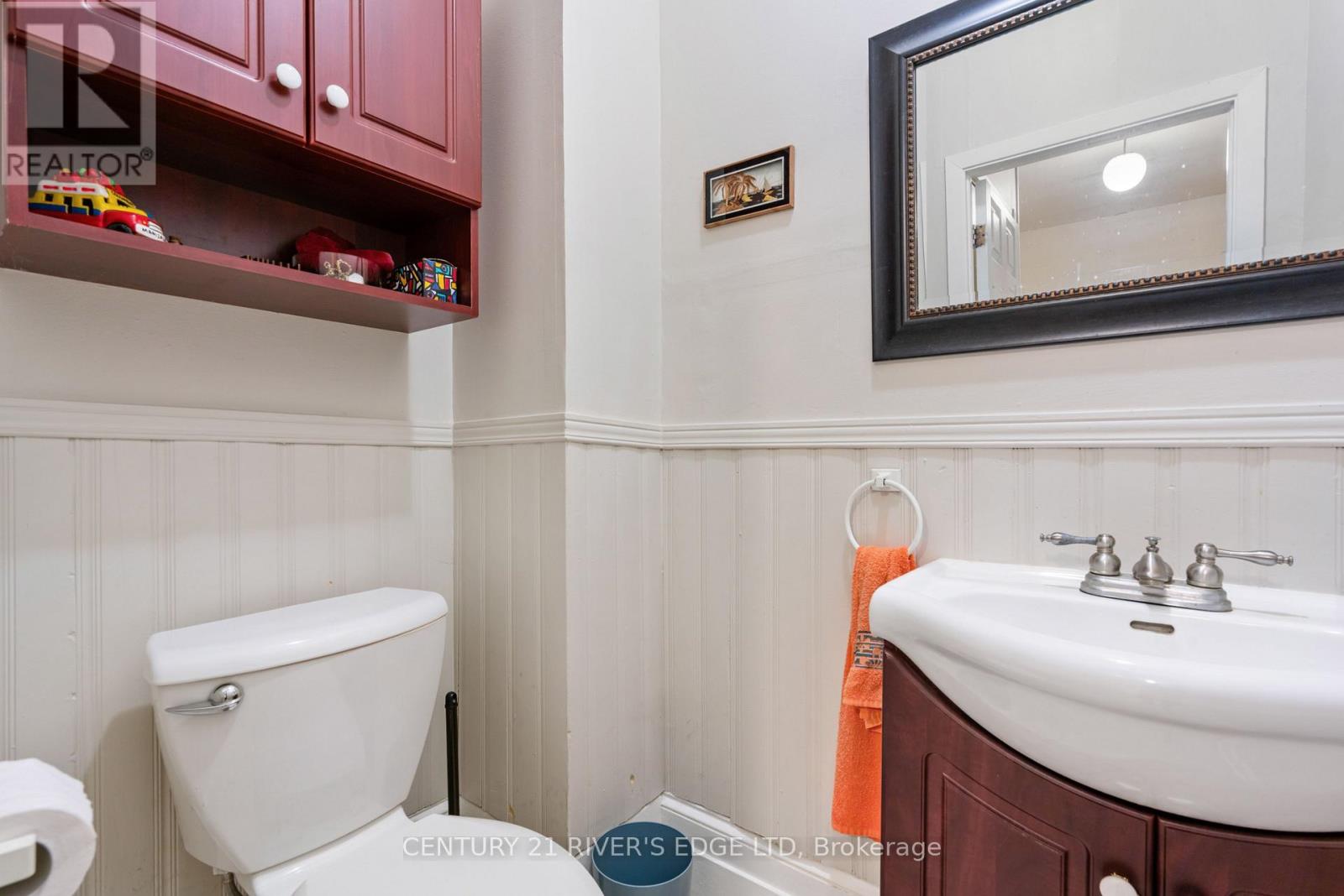 Photo 3 of 12084 Lakeshore Drive, South Dundas ON