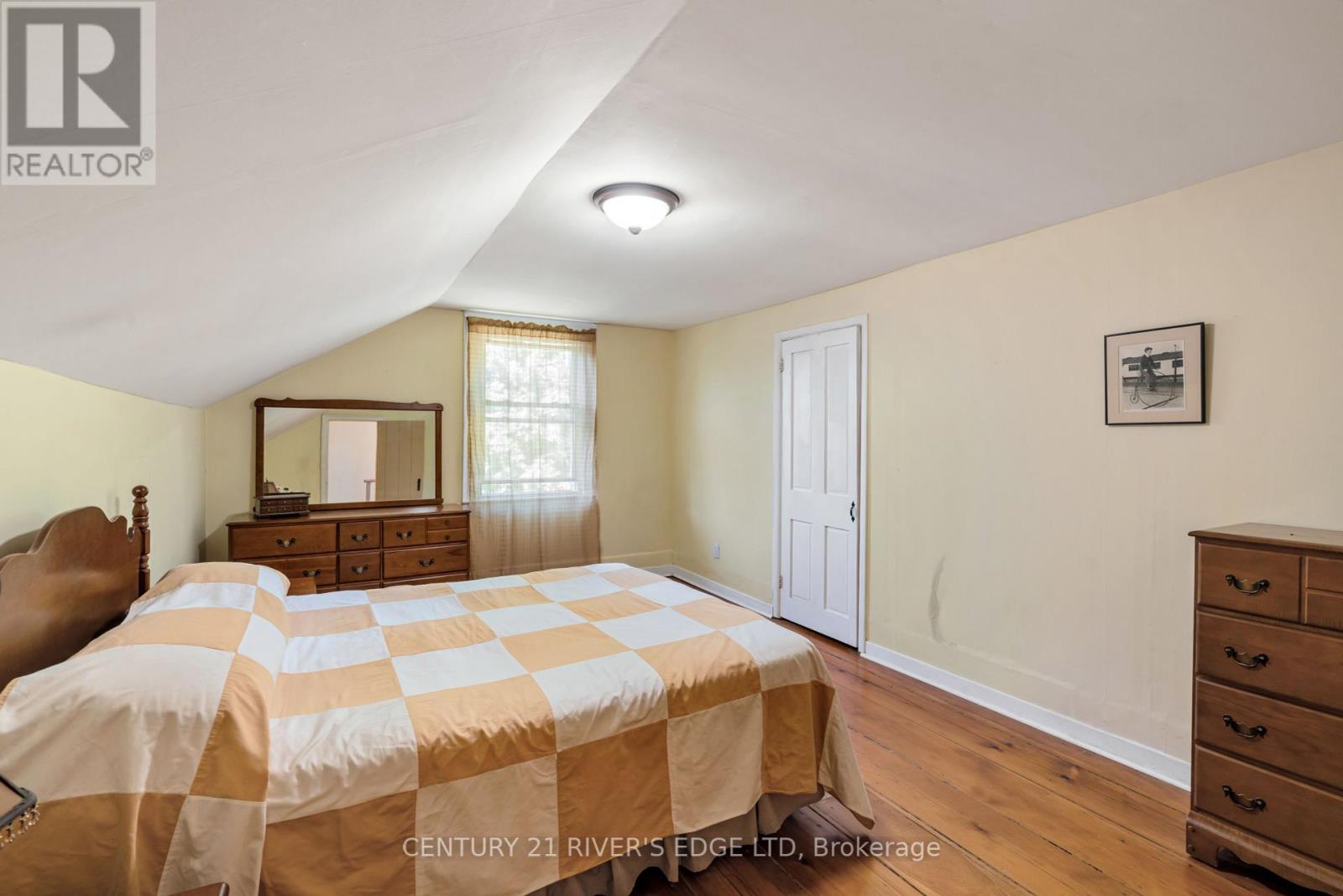 Photo 8 of 12084 Lakeshore Drive, South Dundas ON
