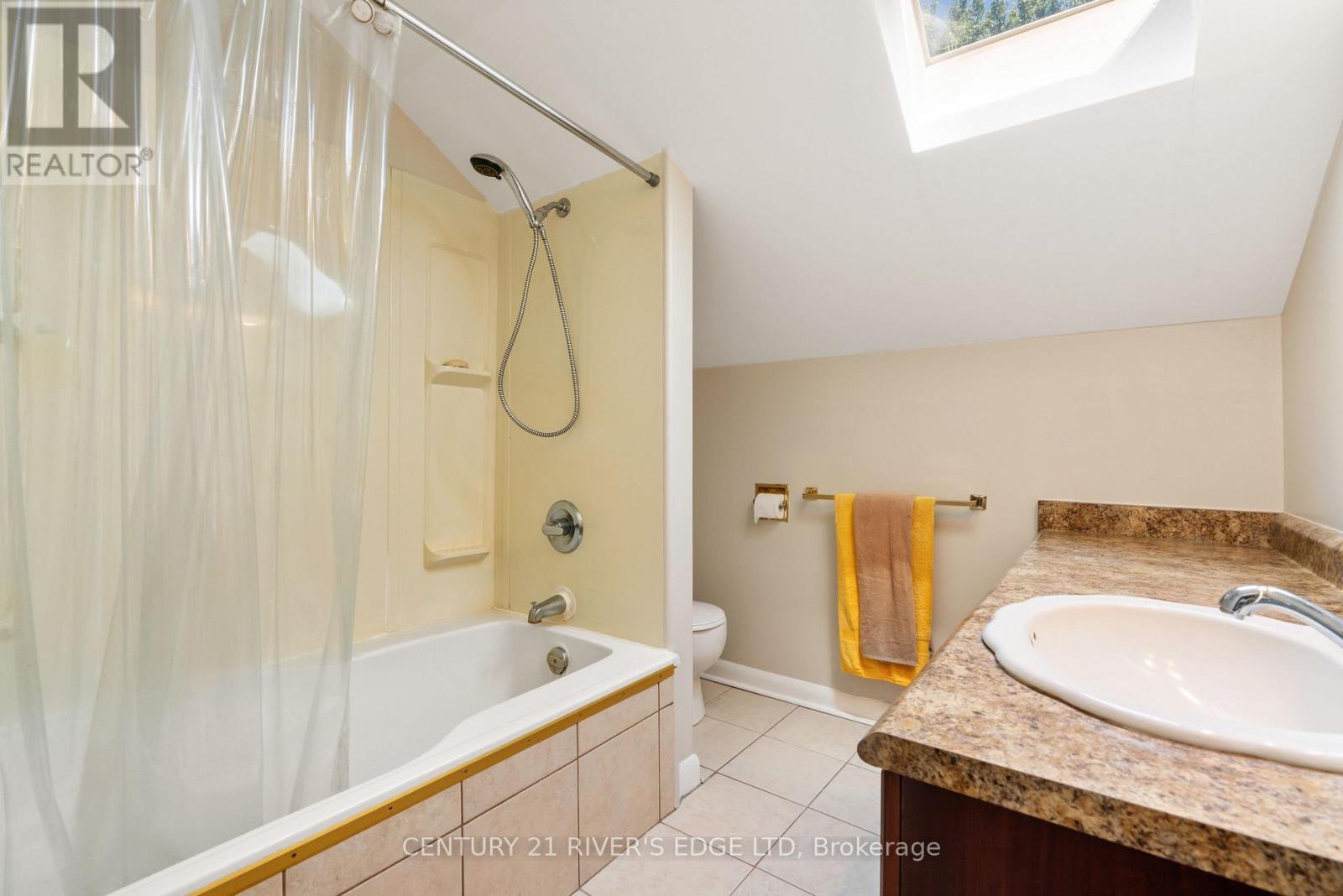 Photo 13 of 12084 Lakeshore Drive, South Dundas ON