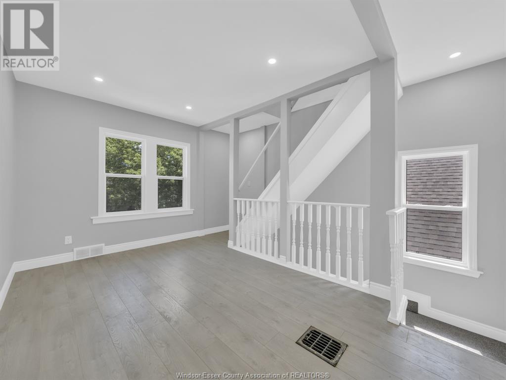 Photo 24 of 1331 Victoria Avenue, Windsor ON