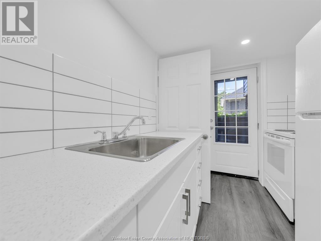Photo 8 of 1331 Victoria Avenue, Windsor ON