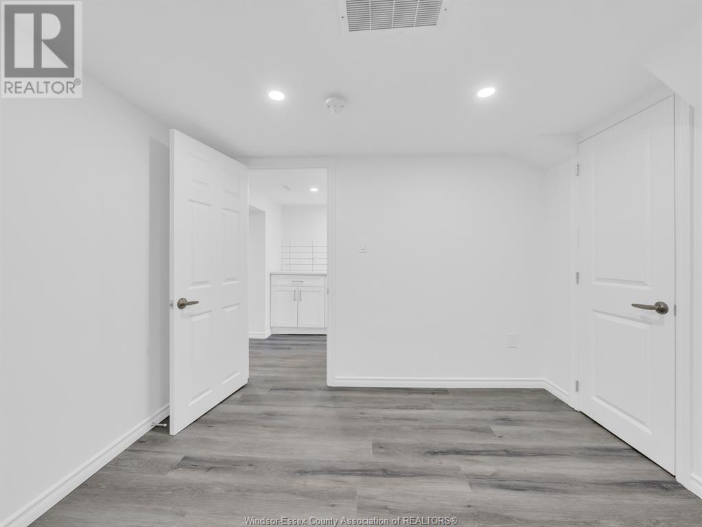 Photo 6 of 1331 Victoria Avenue, Windsor ON