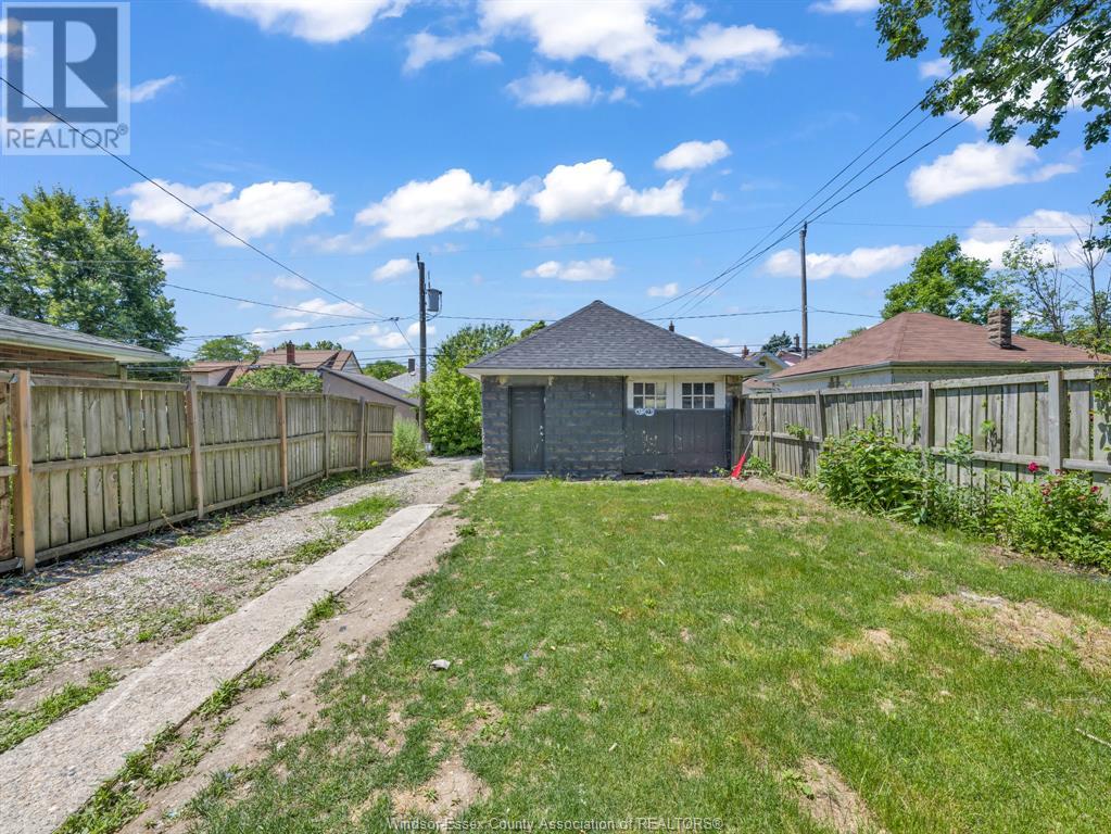 Photo 33 of 1331 Victoria Avenue, Windsor ON
