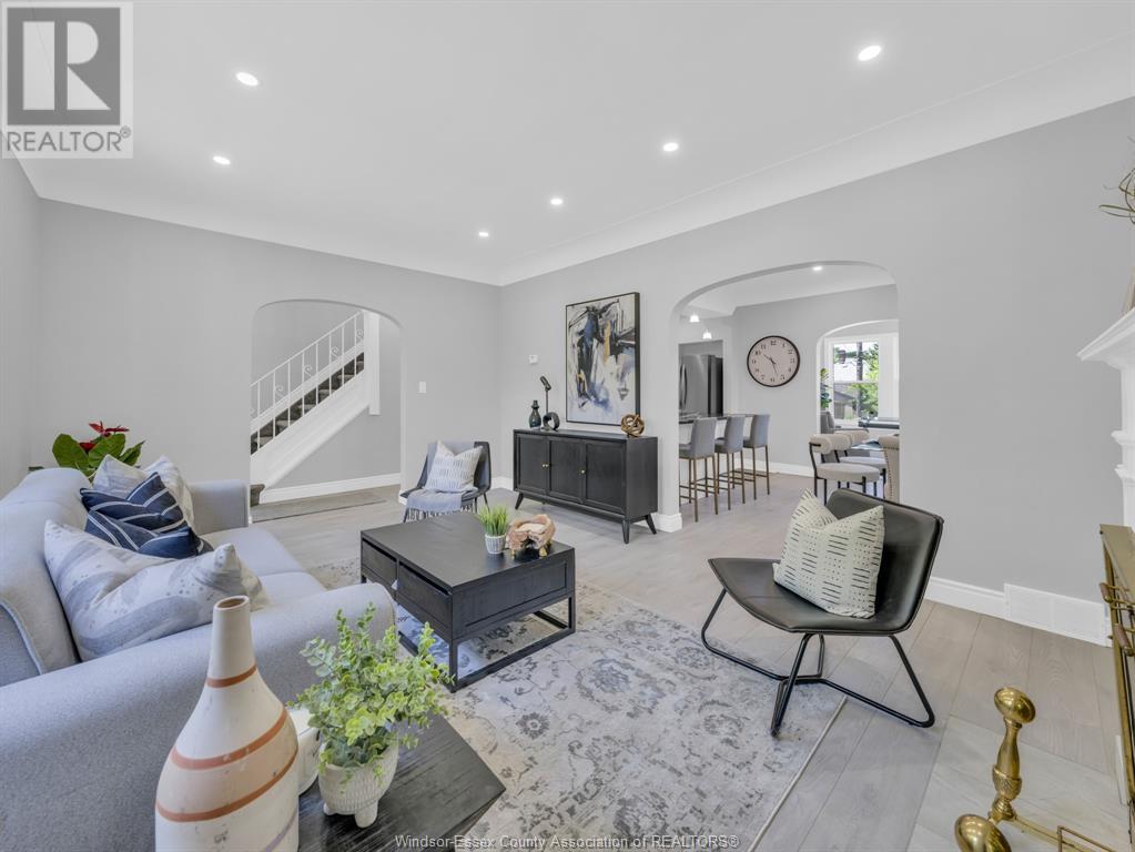 Photo 4 of 1331 Victoria Avenue, Windsor ON