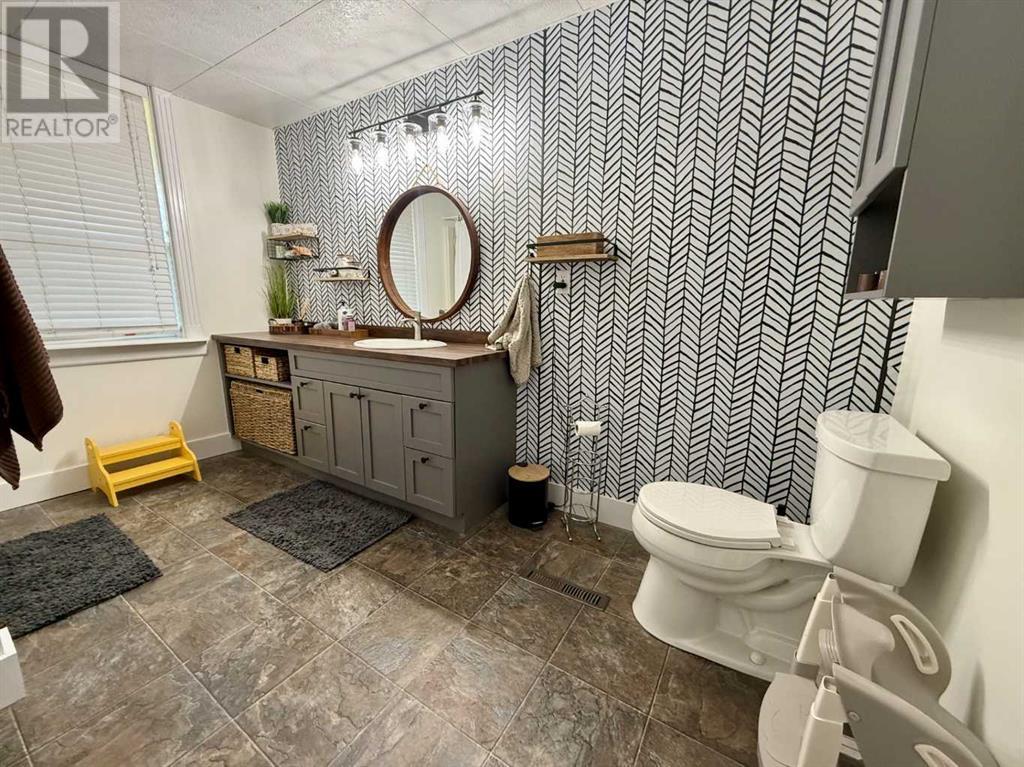 Photo 11 of 5010 50 Avenue, Streamstown AB