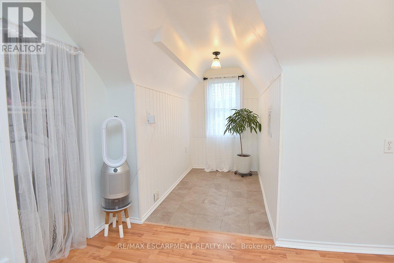 Single Family House for Sale in  DUNKIRK AVENUE Hamilton (Rosedale) 