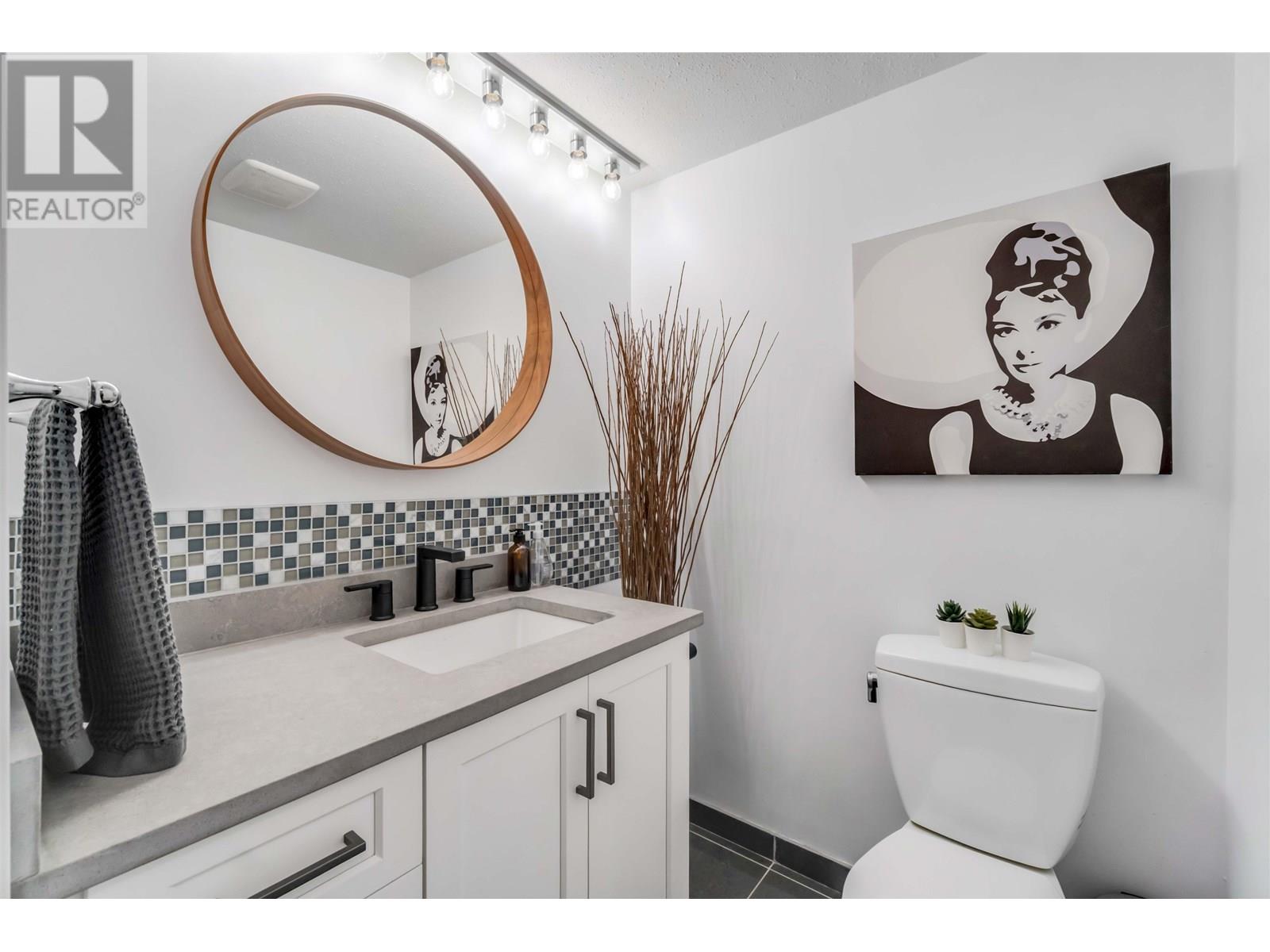 Photo 6 of 405 1045 Quayside Drive, New Westminster BC