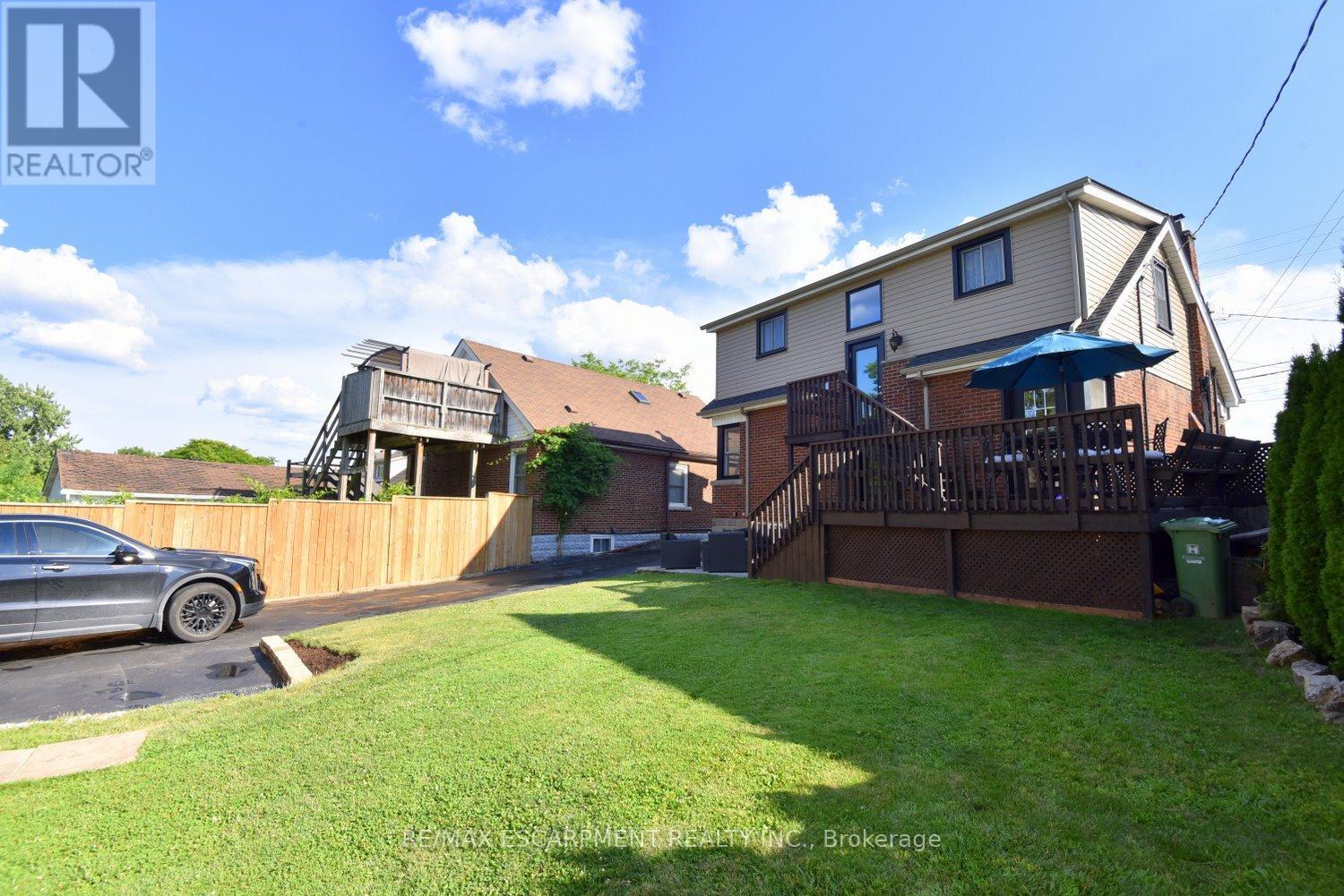 Single Family House for Sale in  DUNKIRK AVENUE Hamilton (Rosedale) 