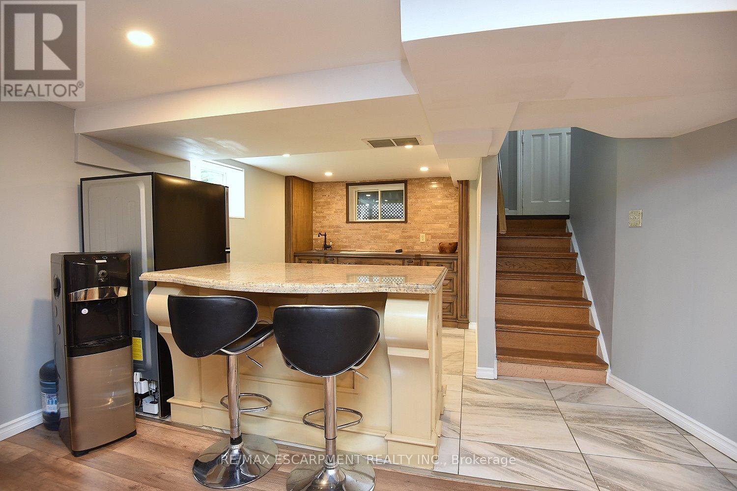 Single Family House for Sale in  DUNKIRK AVENUE Hamilton (Rosedale) 