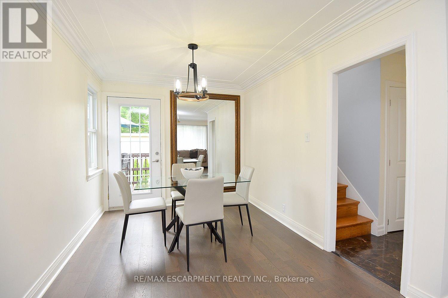 Single Family House for Sale in  DUNKIRK AVENUE Hamilton (Rosedale) 
