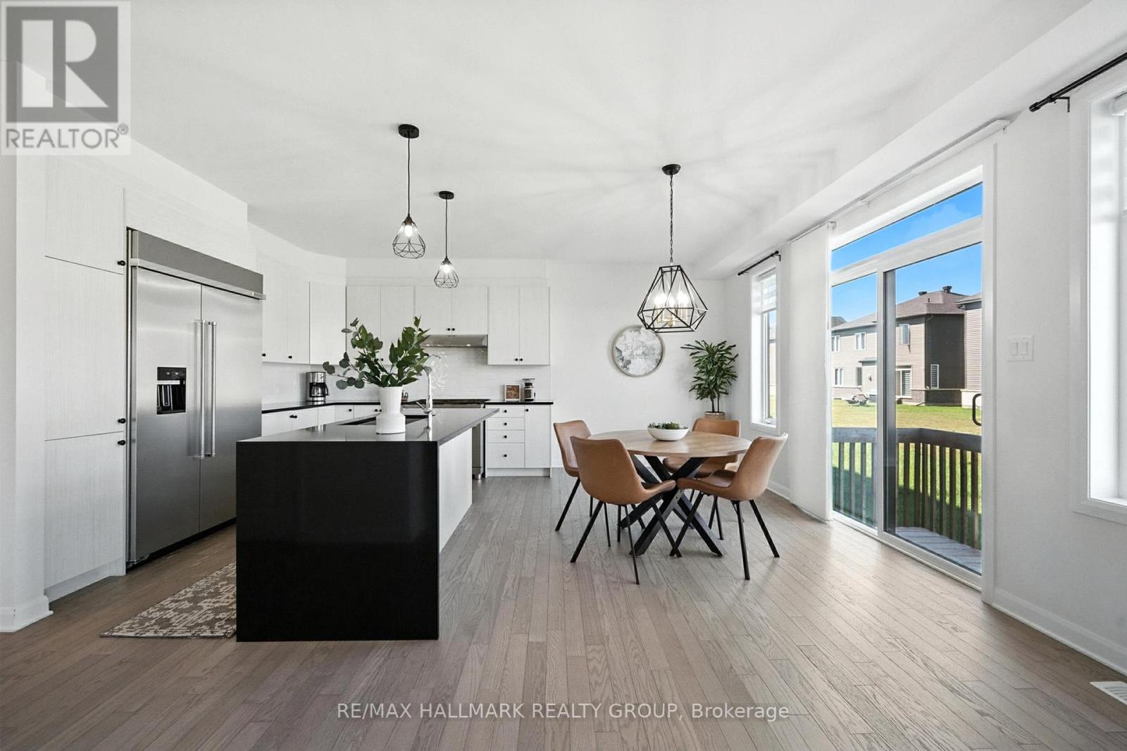 Photo 32 of 547 Anchor Circle, Ottawa ON