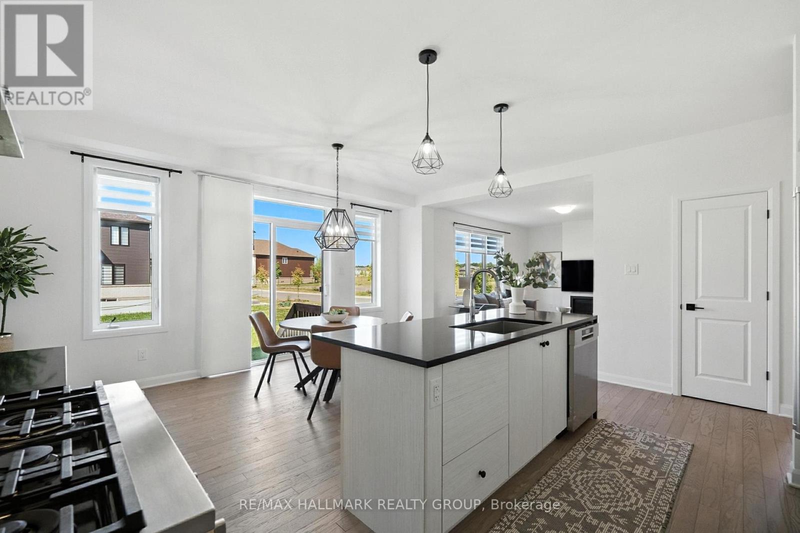 Photo 8 of 547 Anchor Circle, Ottawa ON