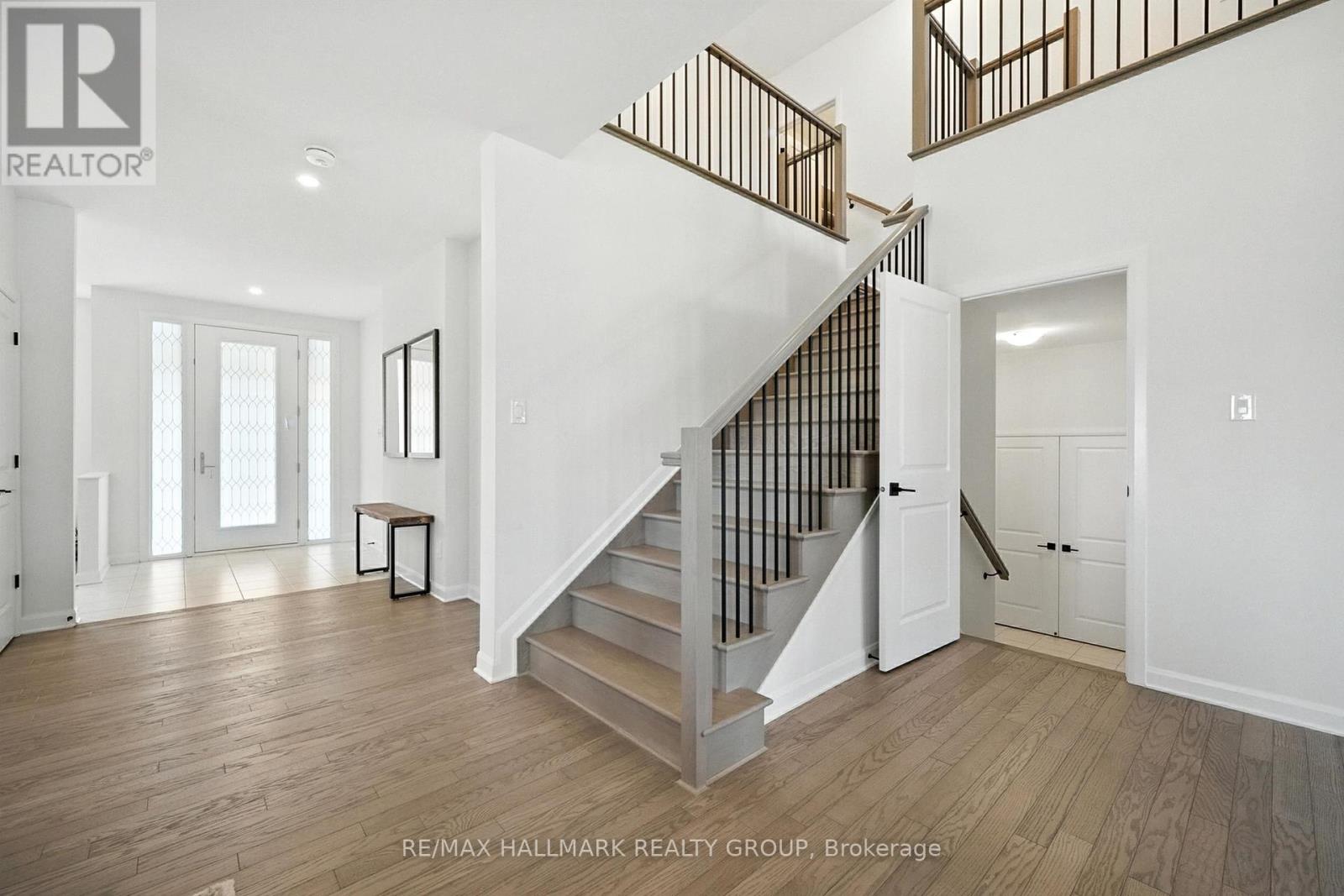 Photo 37 of 547 Anchor Circle, Ottawa ON
