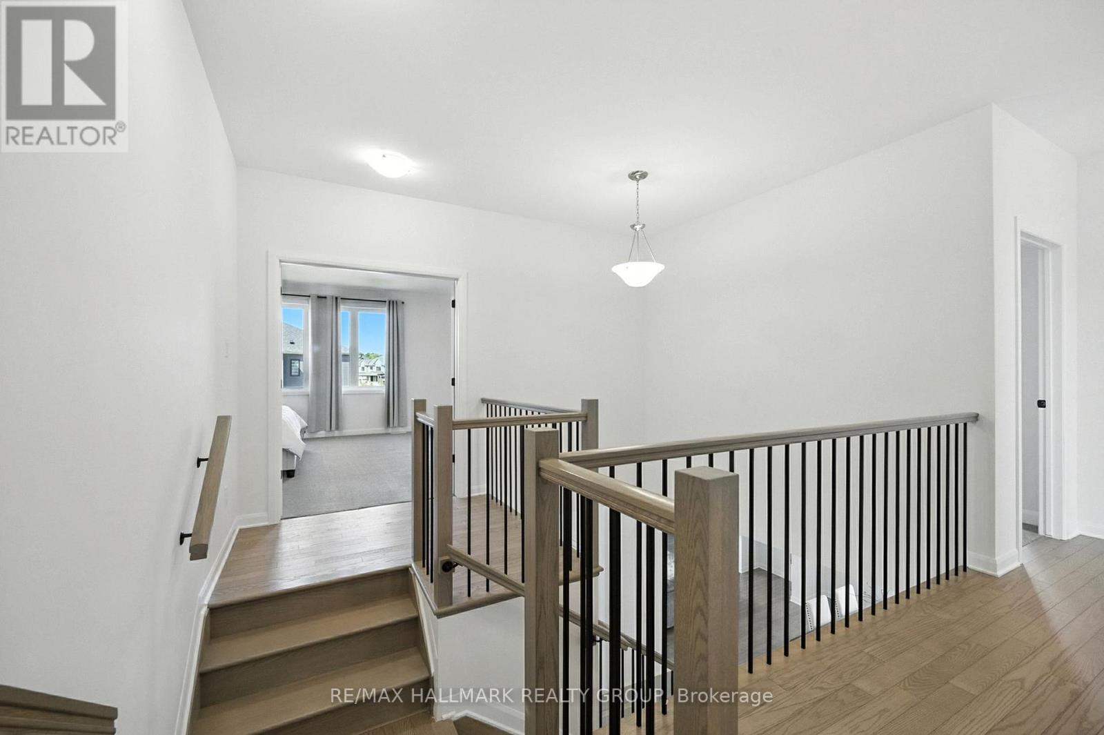 Photo 4 of 547 Anchor Circle, Ottawa ON