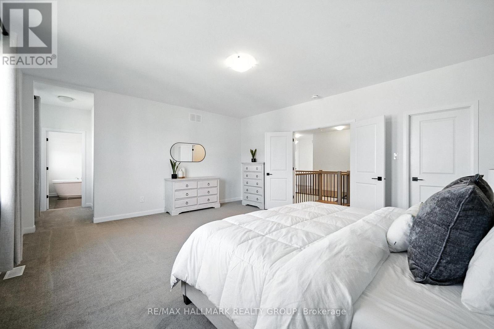 Photo 39 of 547 Anchor Circle, Ottawa ON