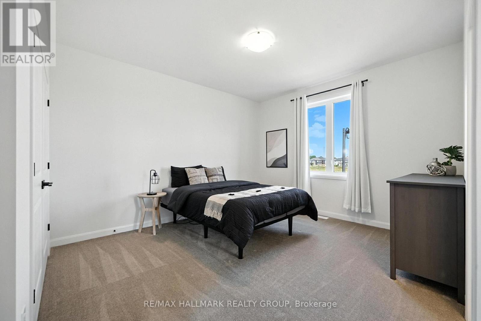 Photo 30 of 547 Anchor Circle, Ottawa ON