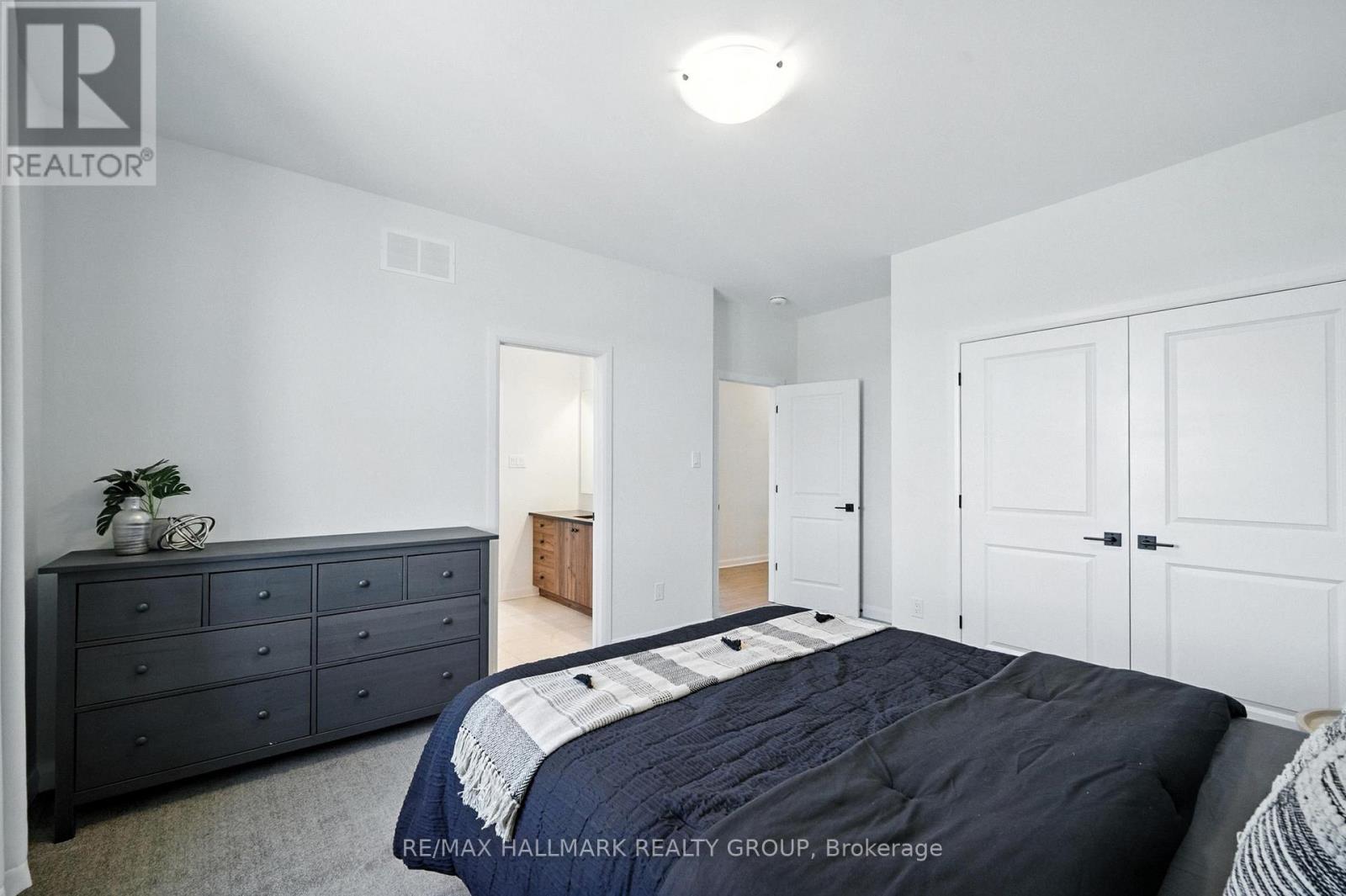 Photo 24 of 547 Anchor Circle, Ottawa ON