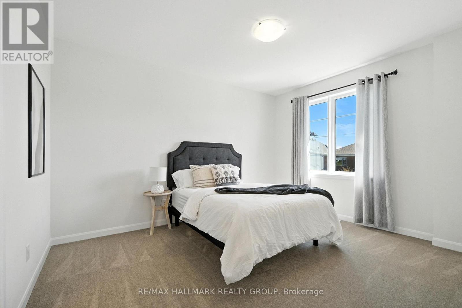 Photo 9 of 547 Anchor Circle, Ottawa ON