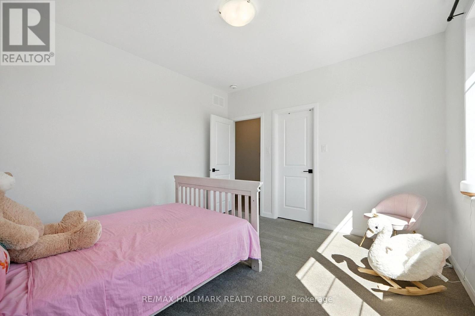 Photo 5 of 547 Anchor Circle, Ottawa ON