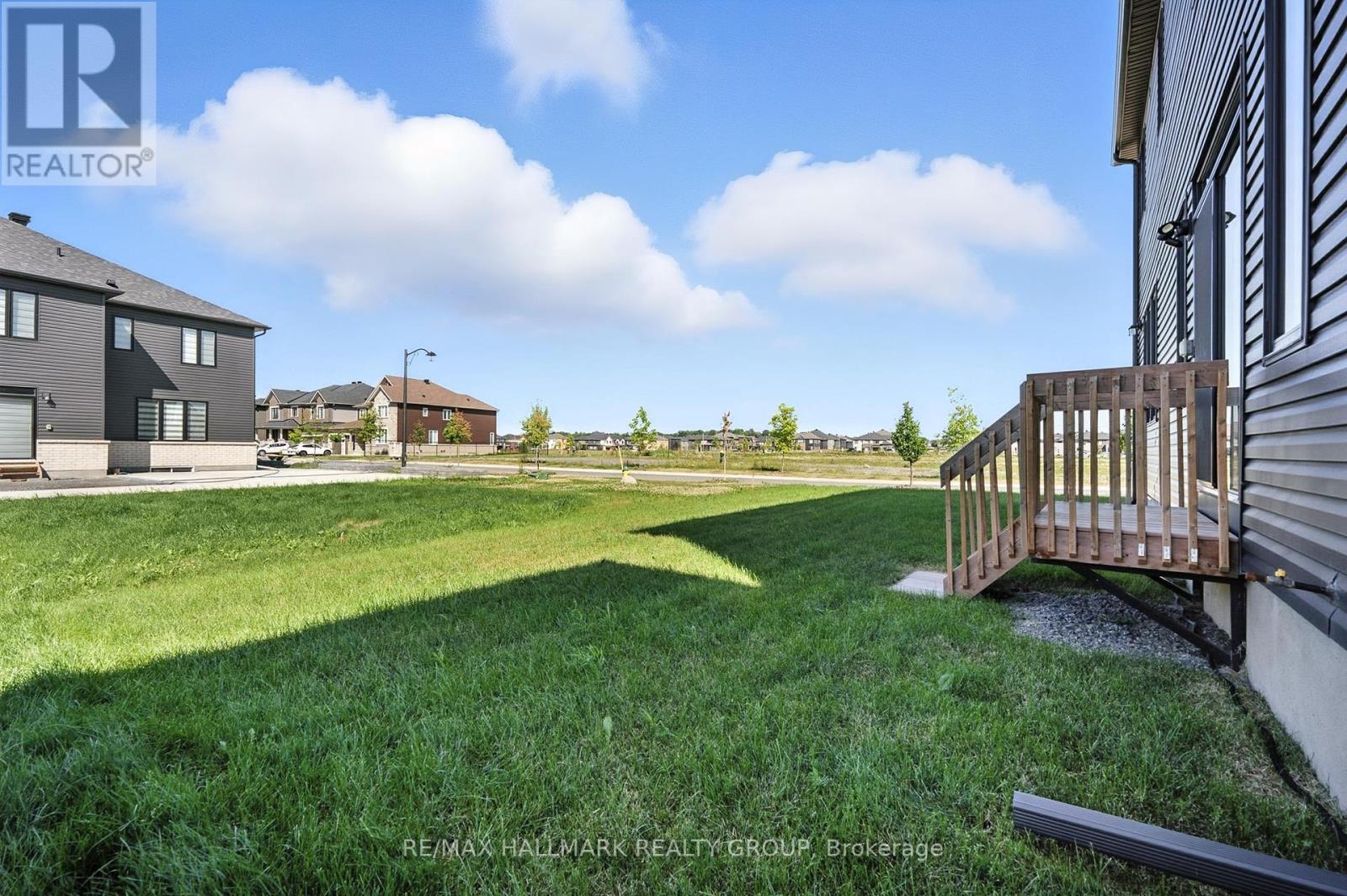 Photo 11 of 547 Anchor Circle, Ottawa ON