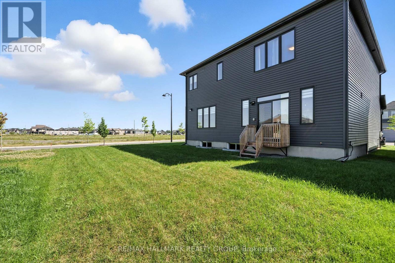 Photo 28 of 547 Anchor Circle, Ottawa ON