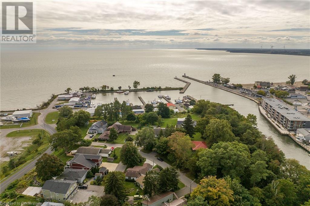 Photo 3 of 16 Broad Street, Port Dover ON
