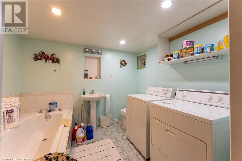 Photo 15 of 168 Macnab Street N, Hamilton ON
