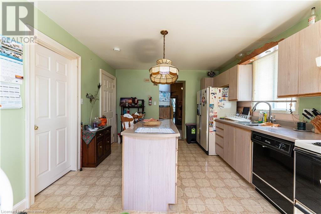 Photo 21 of 168 Macnab Street N, Hamilton ON