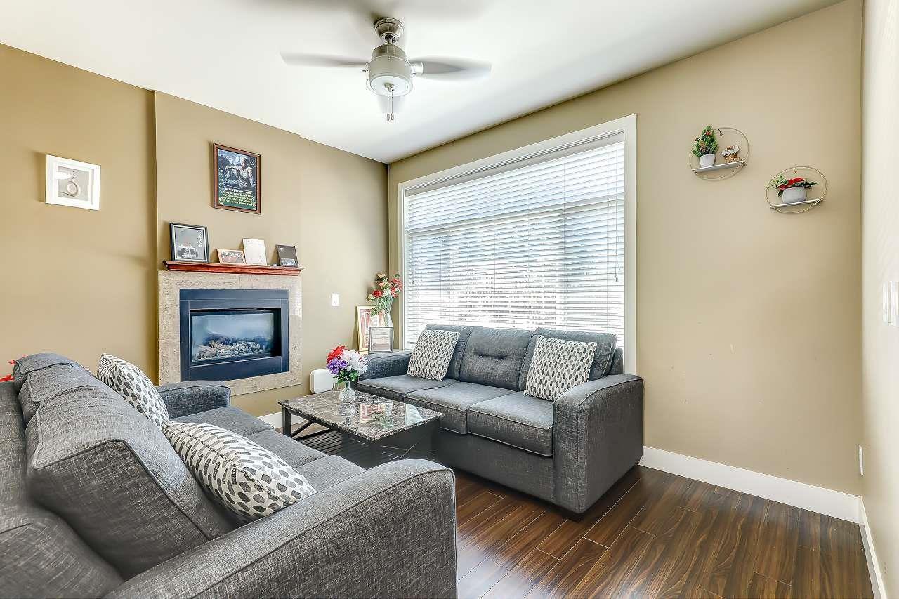 Photo 3 of 13987 64 Avenue, Surrey BC