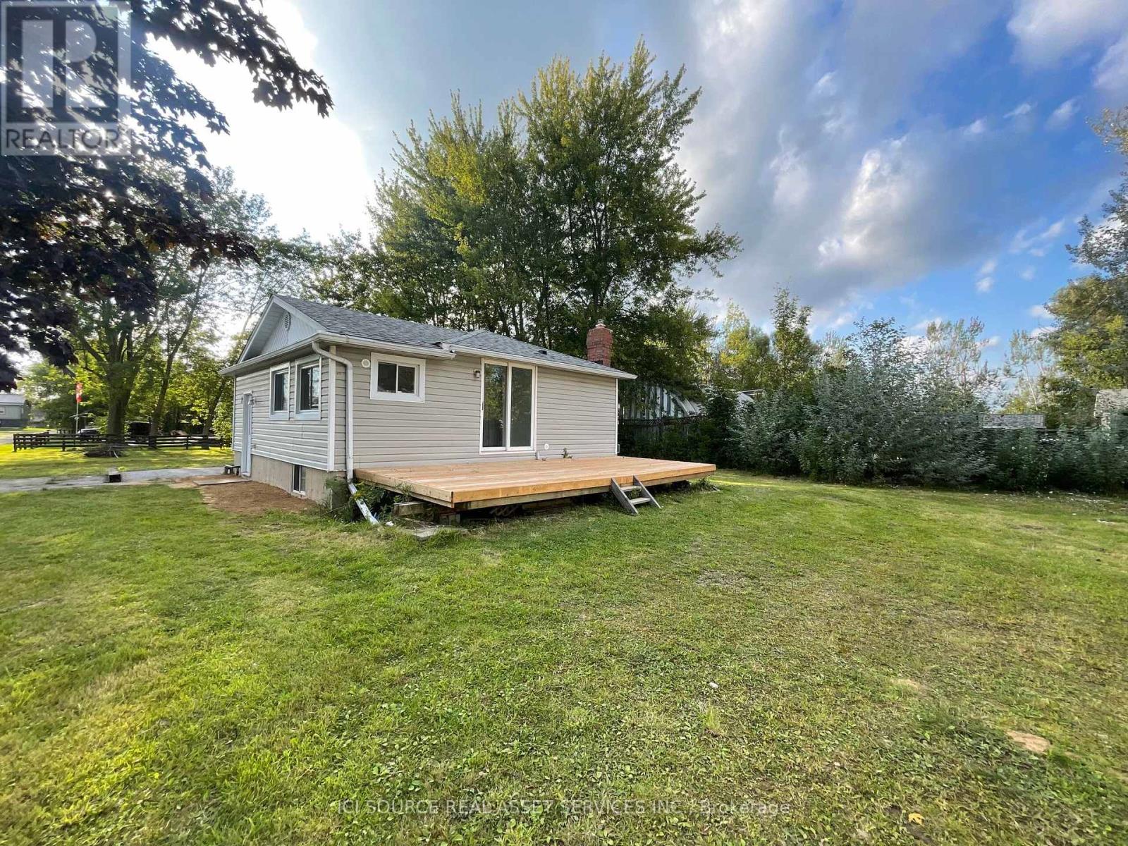 Photo 1 of 7 9 Walter Drive, Haldimand ON
