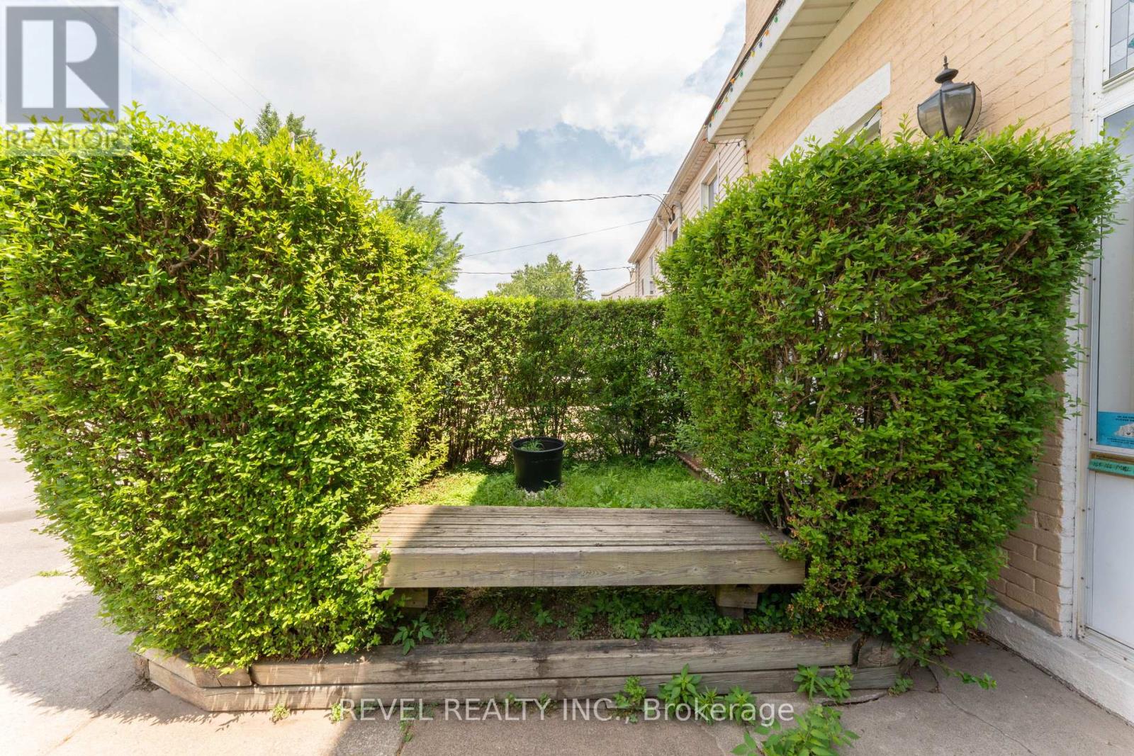 Photo 33 of 168 Macnab Street N, Hamilton ON