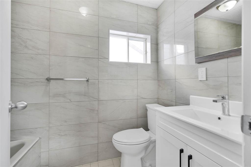 Photo 9 of 1057 Sherburn Street, Winnipeg MB