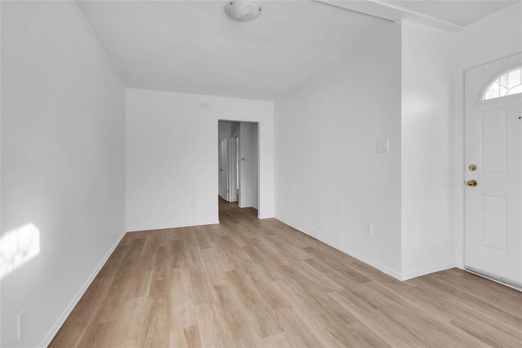 Photo 11 of 1057 Sherburn Street, Winnipeg MB