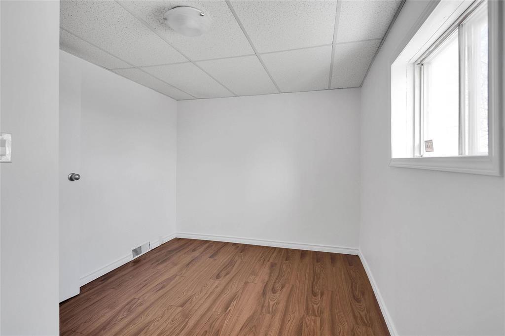 Photo 8 of 1057 Sherburn Street, Winnipeg MB