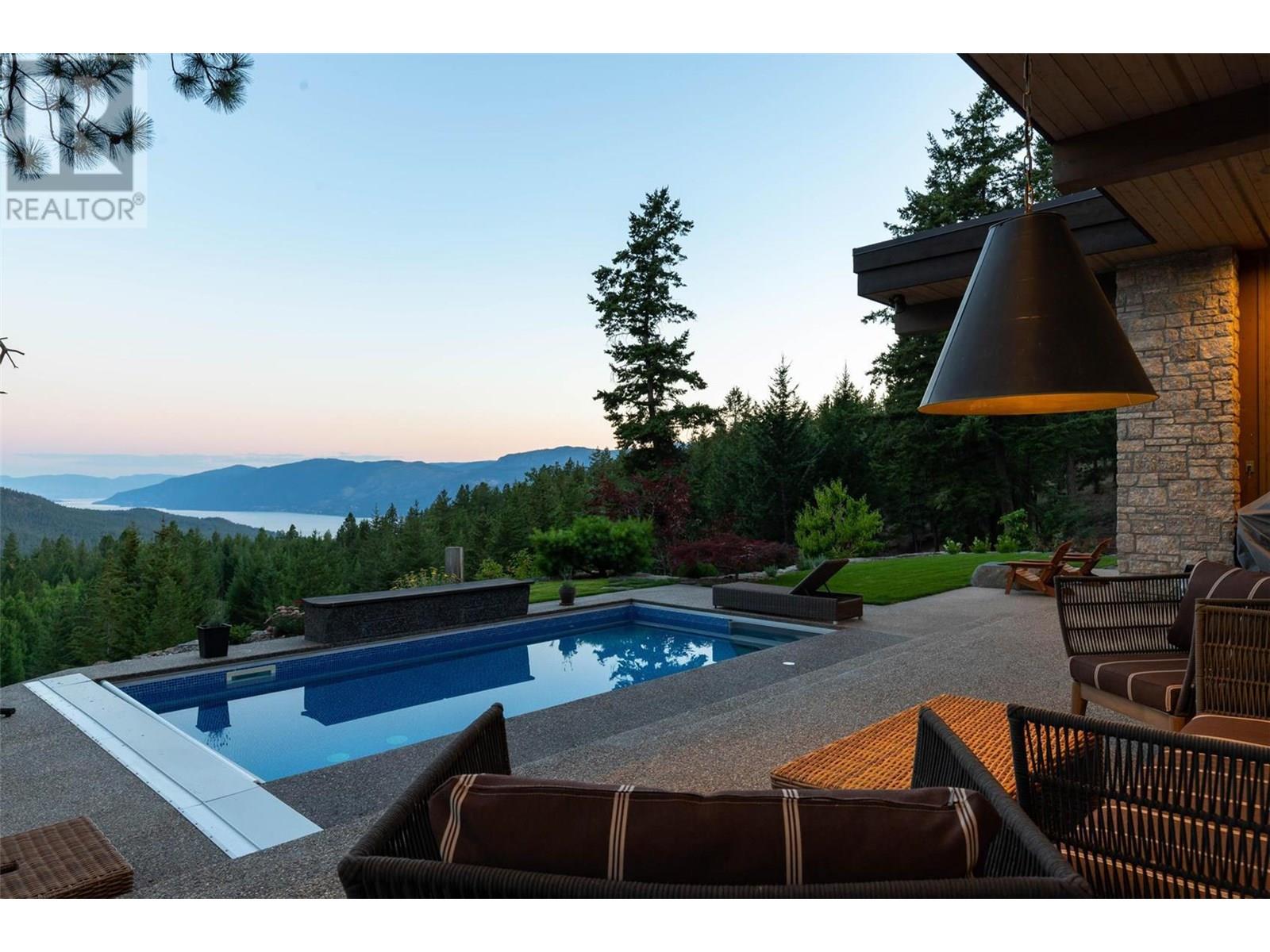 26 COMMONAGE ROAD - 11