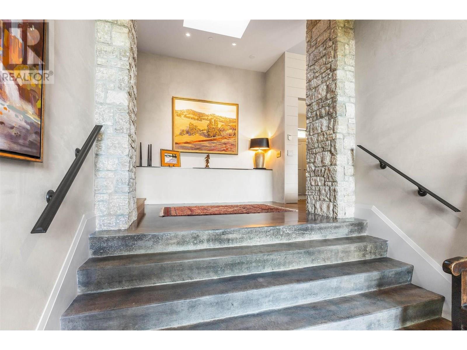 26 COMMONAGE ROAD - 20