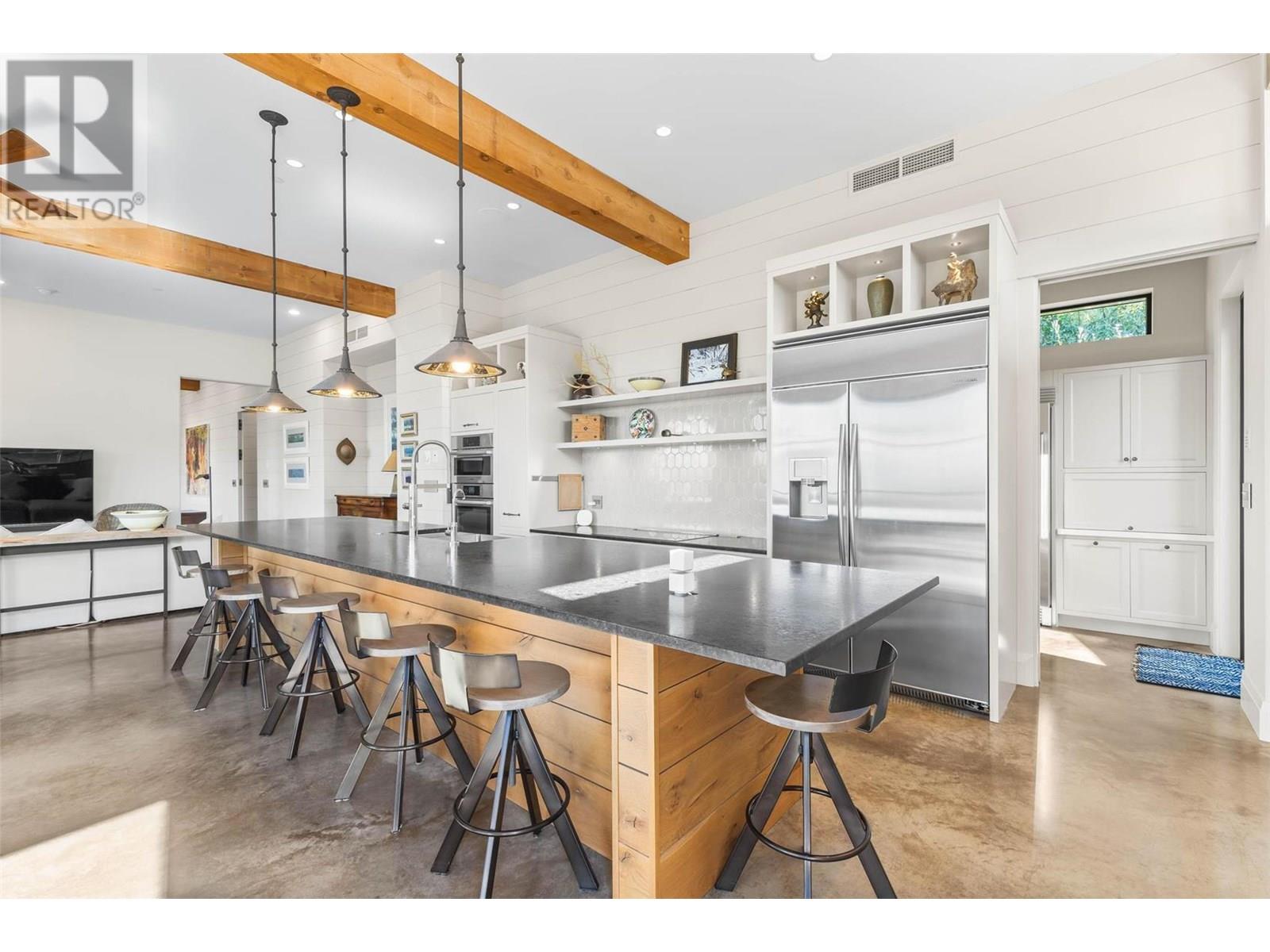 26 COMMONAGE ROAD - 24