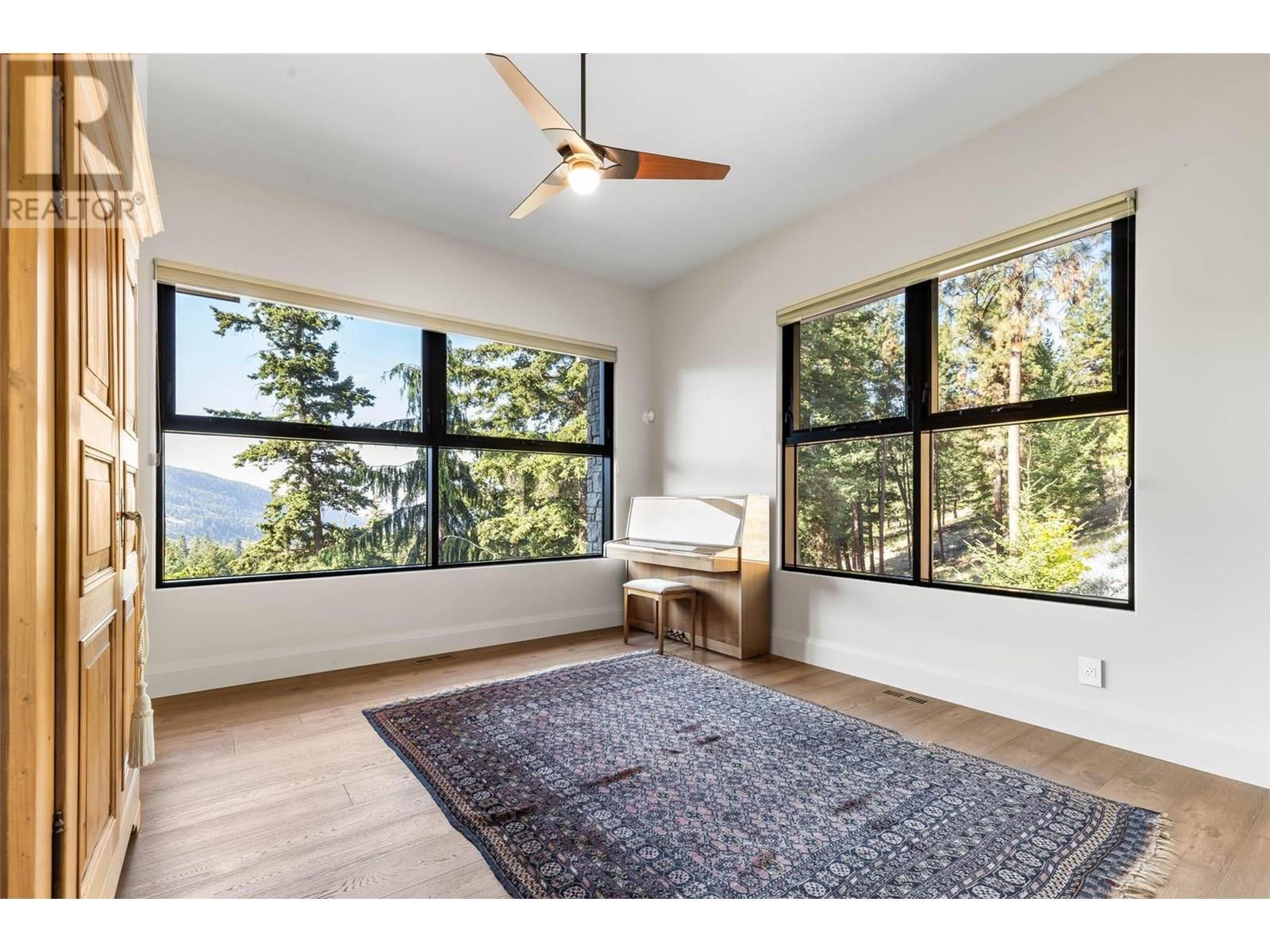 26 COMMONAGE ROAD - 52