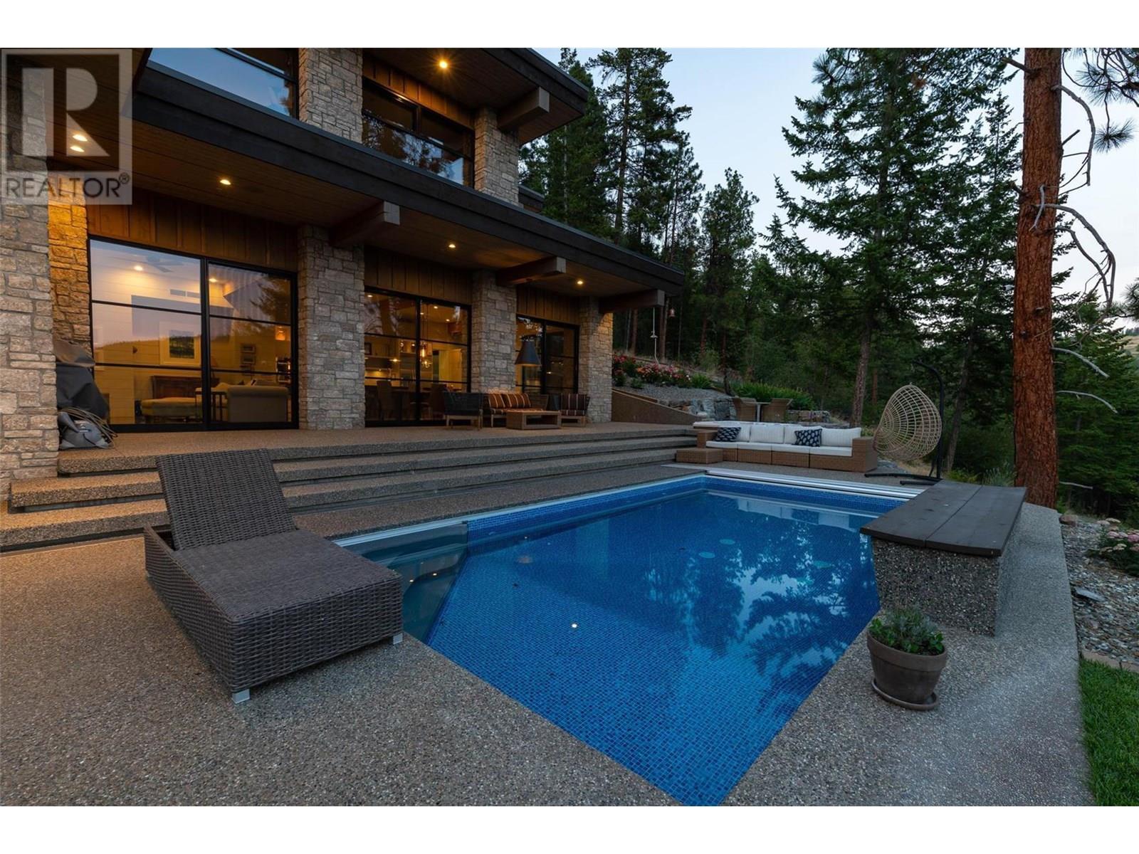 26 COMMONAGE ROAD - 77