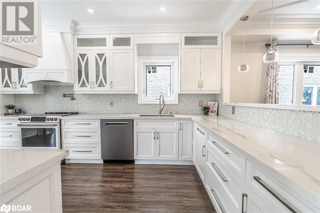 Photo 15 of 99 Mcintyre Drive, Barrie ON