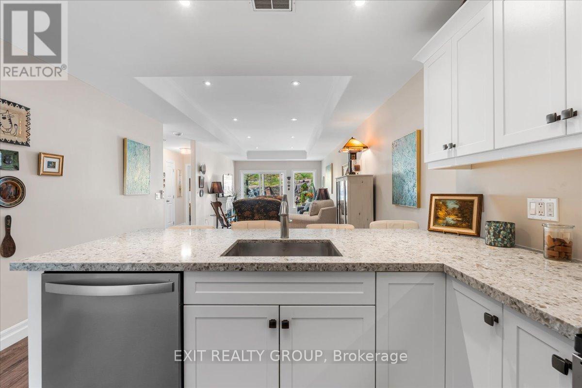 Photo 11 of 20 Gladstone Street W, Madoc ON