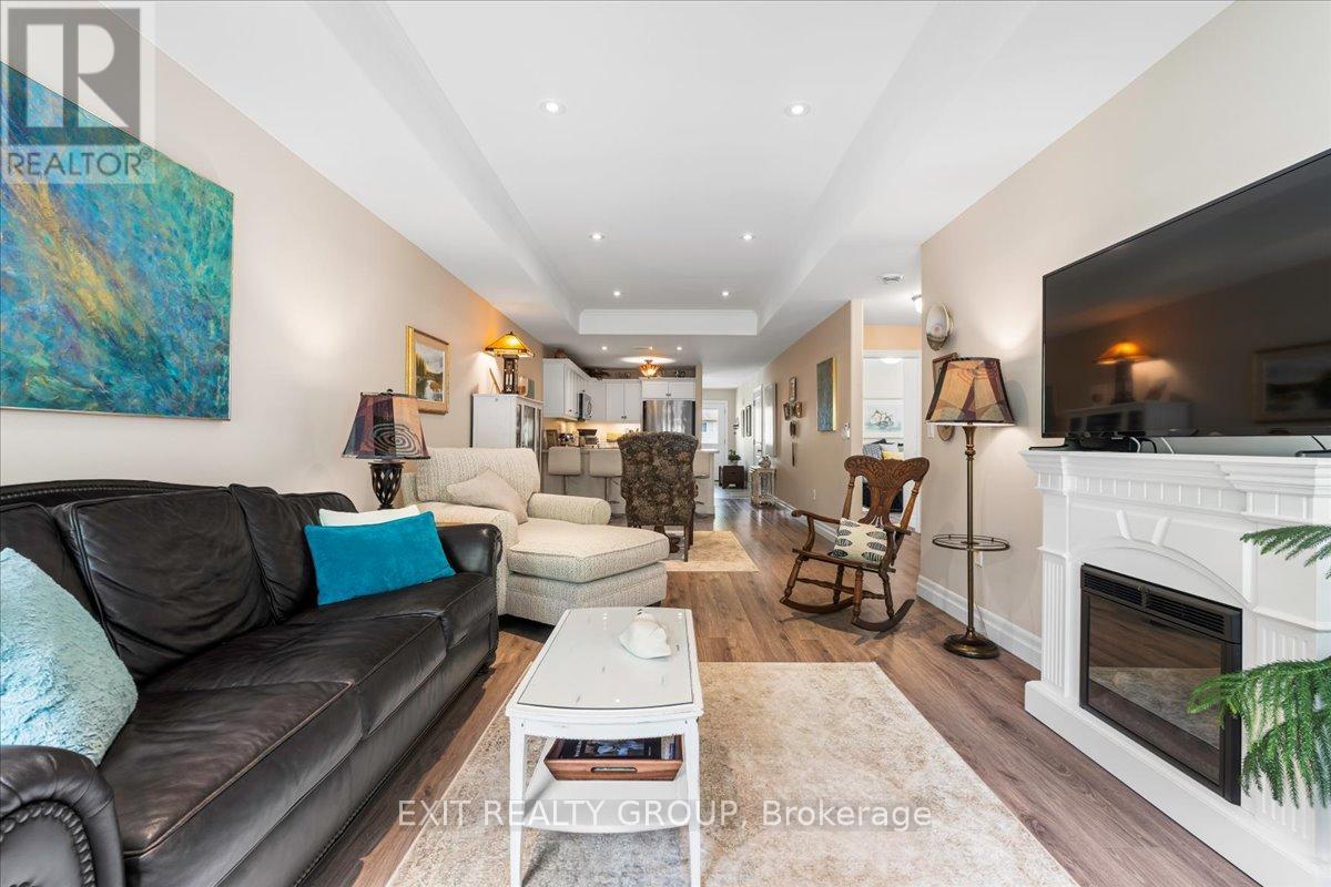 Photo 5 of 20 Gladstone Street W, Madoc ON