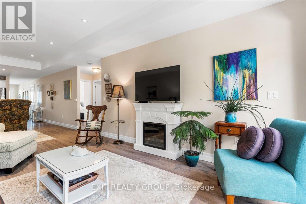 Photo 12 of 20 Gladstone Street W, Madoc ON